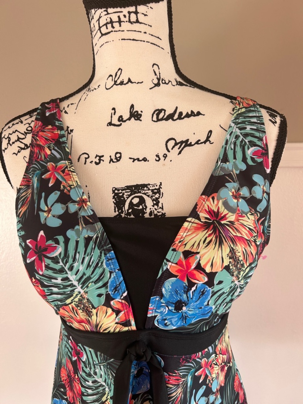 Bathing suit tankini/ tunic top - Picture 5 of 10